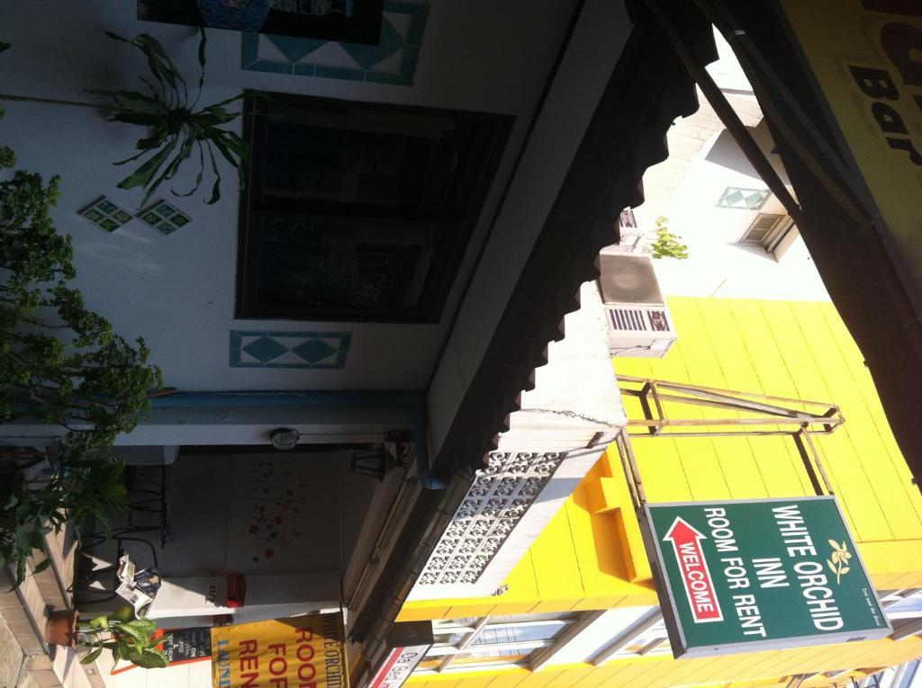 White Orchid Inn I Bangkok Exteriör bild